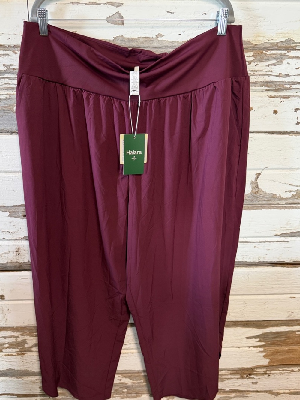 HALARA Burgundy Wide-Leg Capris